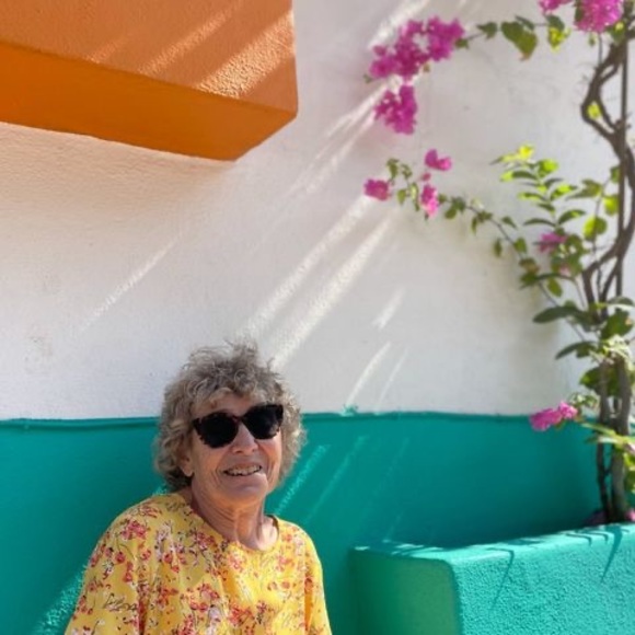 Meet your Posher, Francesca - Picture 1 of 1